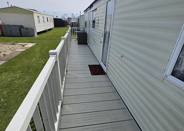 Ingoldmells - Caravan- Sleeps 8 - Seaside - Wi-Fi