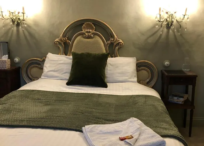The Walnuts Country House