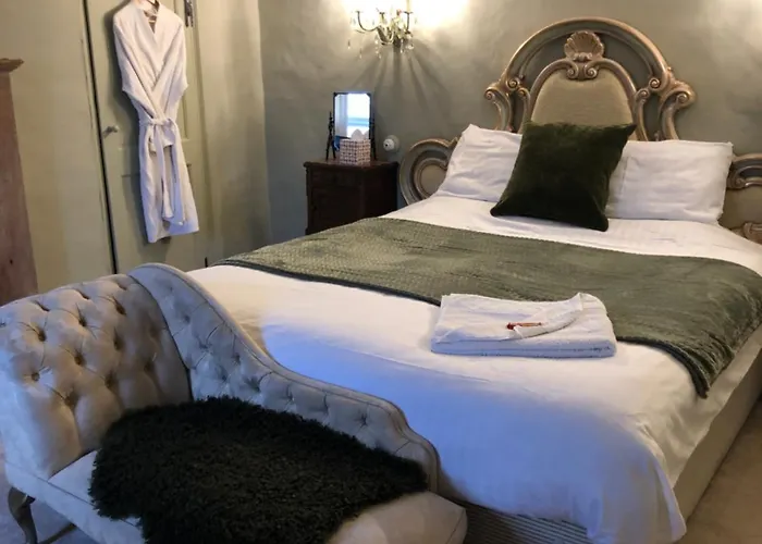 The Walnuts Country House