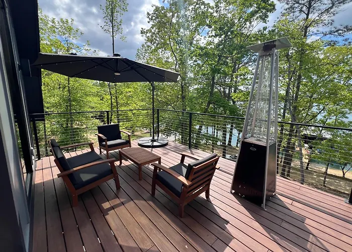 Lakefront Keowee Luxury Cottages 129