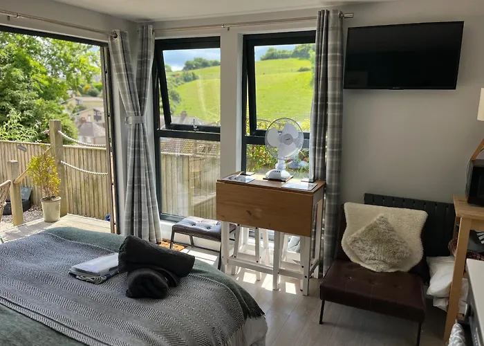 Escape Pod In Devon, 5 Mins From Beach + Parking