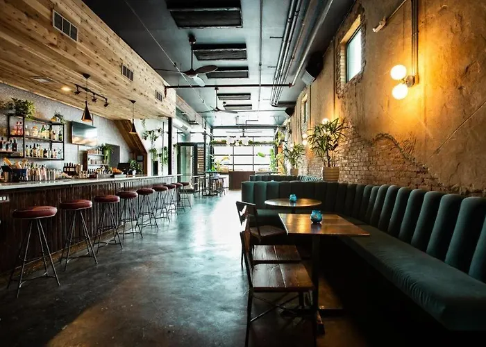 Deep Ellum Hostel - Adults Only