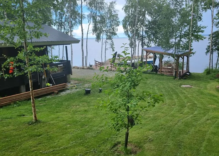 Saimaan Mokki: Lakeside Cottage with Jacuzzi and Sauna