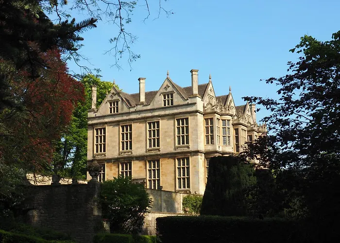 The Hall Estate - Historic Grade I-Listed Jacobean Mansion