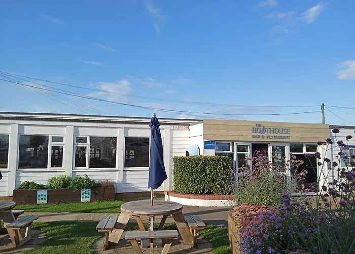 Caravan-Sleeps 5-Pets Ok-Parking-Linen Incl