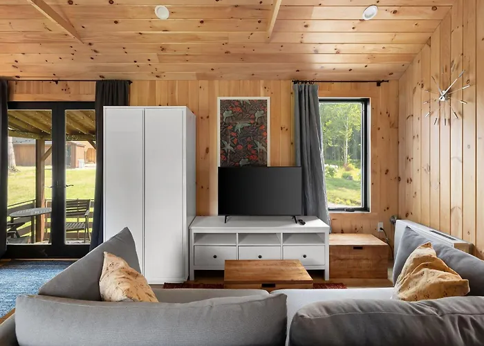 Vermont Scandinavian Chalet B