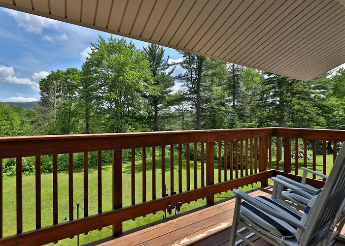 Bigelow Chalet At Killington: 8Br/4.5 Ba Pet Friendly Home W/ Hot Tub, Fireplace, Walk To Shuttle
