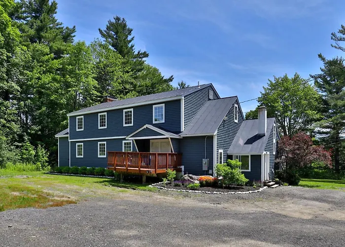 Bigelow Chalet At Killington: 8Br/4.5 Ba Pet Friendly Home W/ Hot Tub, Fireplace, Walk To Shuttle