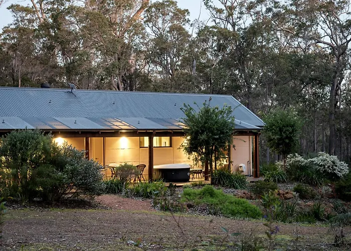 Jarrah Grove Forest Retreat - Adults Only Luxury Chalet