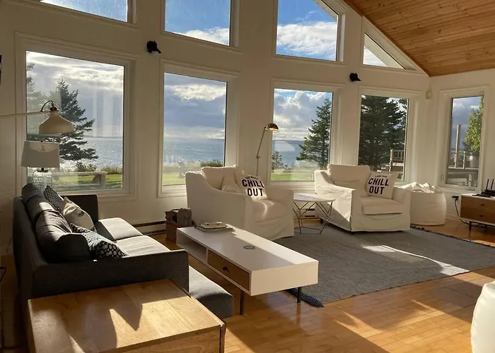 Private Waterfront Luxury With Hot Tub And Barrel Sauna