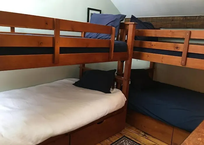 3 Bedroom Winter Chalet 10 Minutes From Stratton Mt And Mt Snow