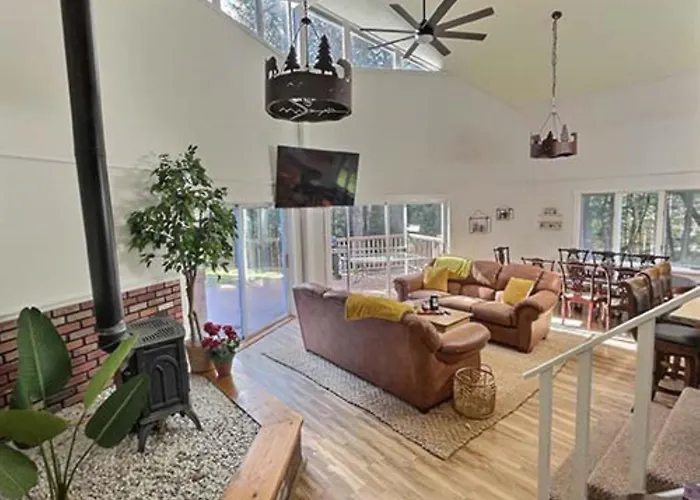 Bearvaria Ac, Hot Tub, Fire Pit Grill, Frisbeegolf