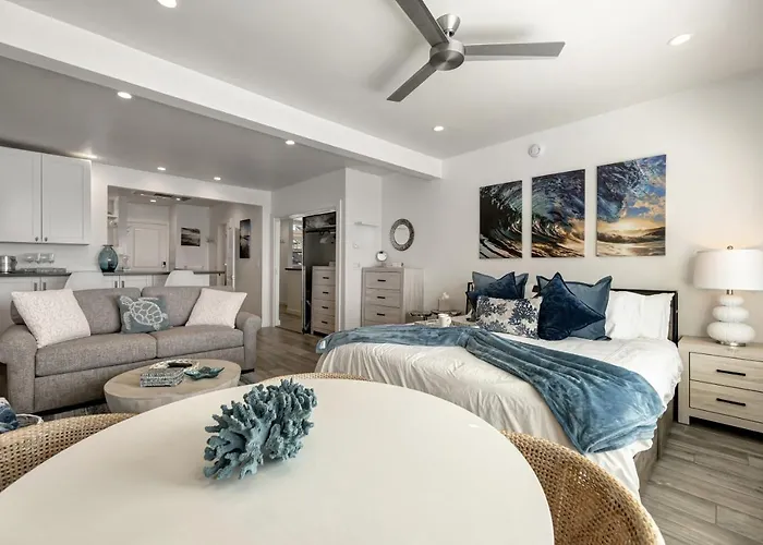Ocean Views! Steps From Victoria Beach, Lux Design
