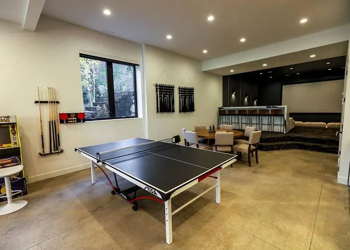 Park City Pines Retreat Sleeps 22!