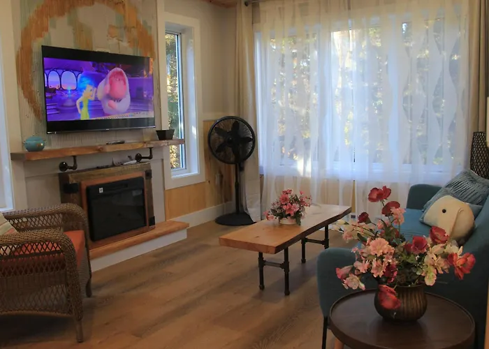 Avonlea Forest Hill Cottages