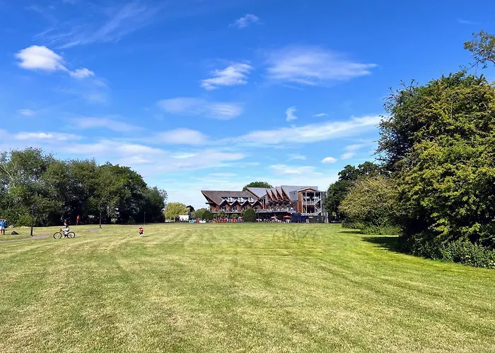 Riverbank Lodge