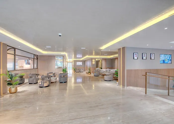 Hotels with pool Regency Luxury Suites