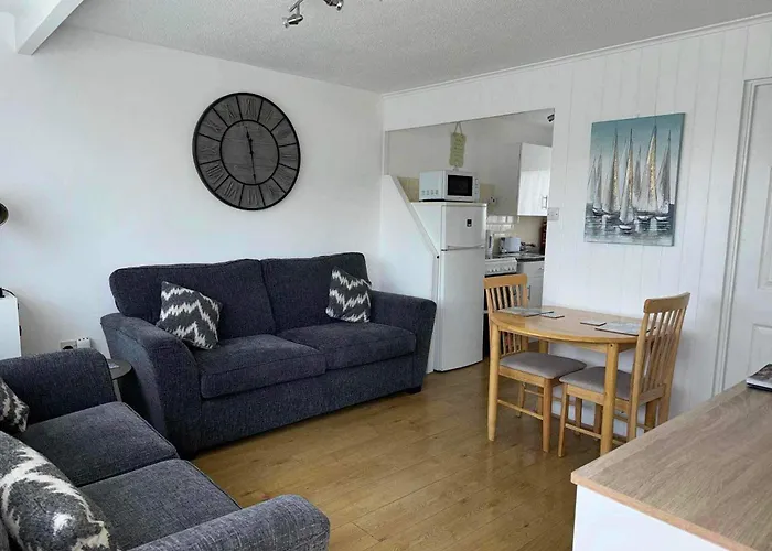 103 Sunbeach South Facing 2 Bed Chalet M And T Chalets