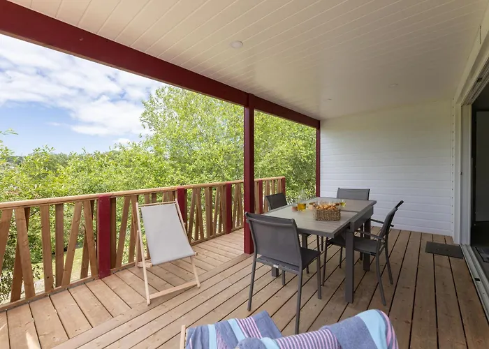 Chalet Haizea climatisé 2 à 4 pers 2 sdb calme avec piscine à Hasparren Pays Basque 25 min des plages