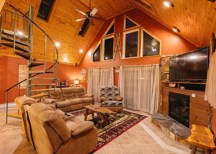 Cozy Cabin By The Slopes