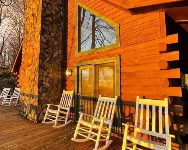 Spacious, Dog Friendly Cabin In Blowing Rock, Nc