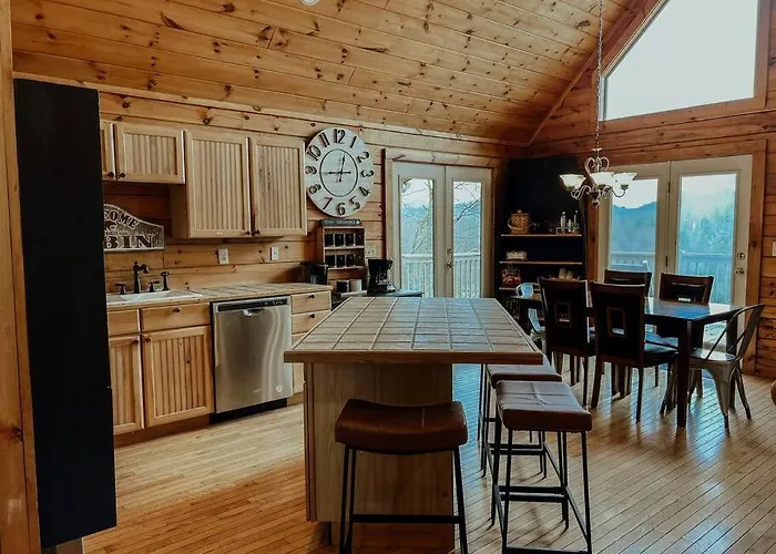 Spacious, Dog Friendly Cabin In Blowing Rock, Nc