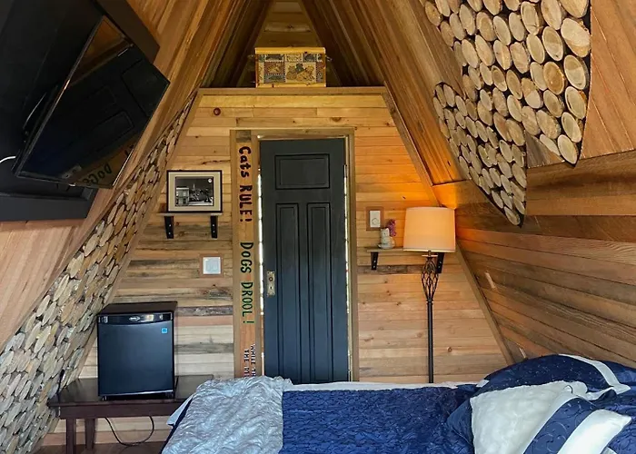 Gracies Grotto Cabin