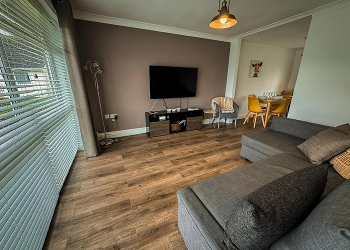 Dog Friendly Kessingland Chalet | Coastal Retreat