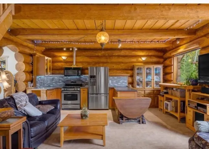 Authentic Lofted Log Cabin With Hot Tub
