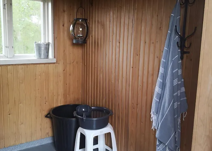 Idyllinen Moekki Ja Pihasauna - Sisaeltaeae Liinavaatteet Ja Loppusiivouksen