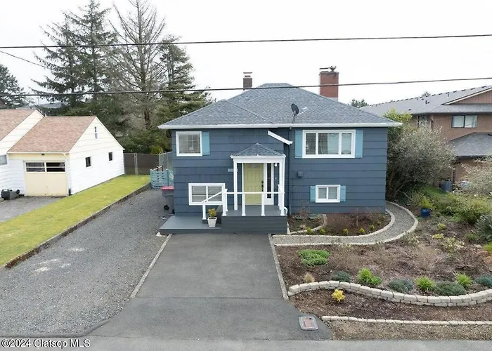 3 Bedroom Beach Oasis - Hot Tub - Pet Friendly