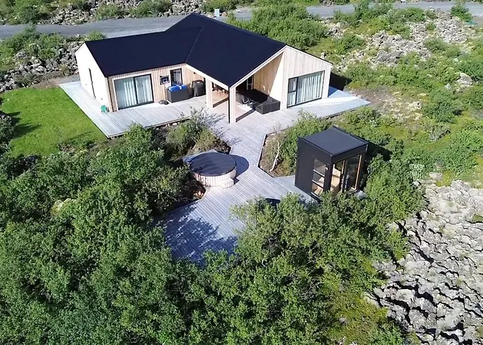 Modern And Family Friendly Chalet With Ouside Spa - Birta Rentals
