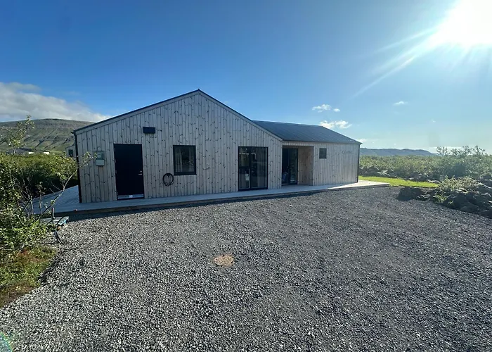 Modern And Family Friendly Chalet With Ouside Spa - Birta Rentals