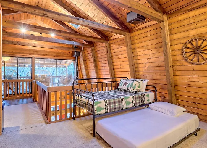 Near Downtown Helen - Hottub, Sauna, Game Room, Fire Pit