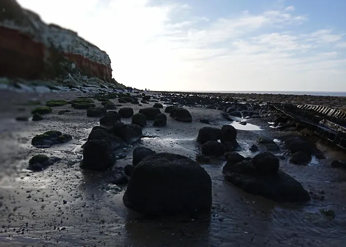 Heacham Beach Caravan - Sleeps 6 - Pets Ok