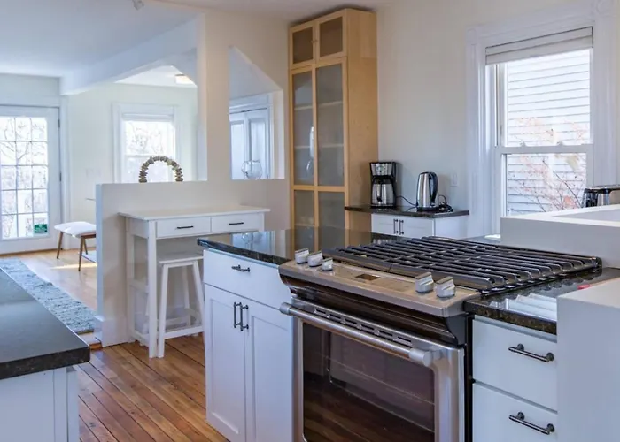 A Peaceful Oasis On Munjoy Hill - 3Br Cottage & Parking