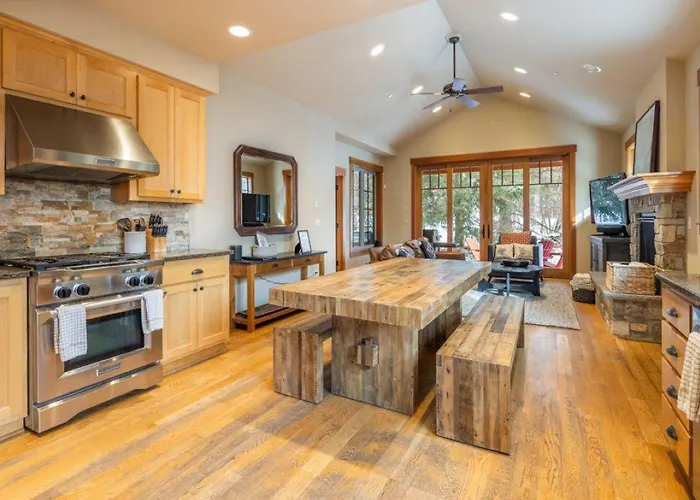 Game Room, Private Hot Tub & Suncadia Pool Access