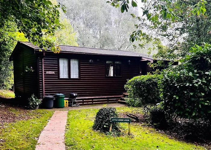 'Little Grebe' - Secluded Rustic Lodge - Fishermans Delight.
