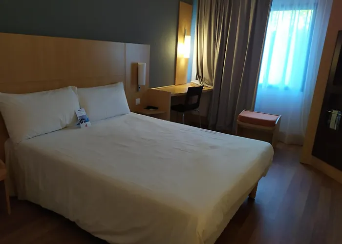  Ibis Girona