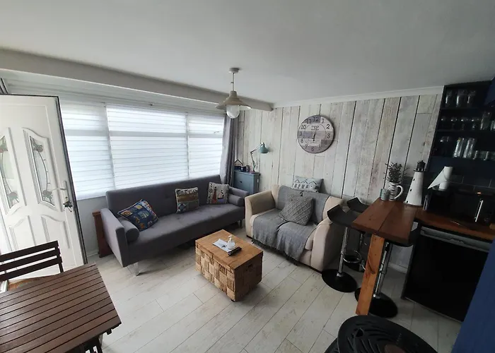 California Beachhut Chalet