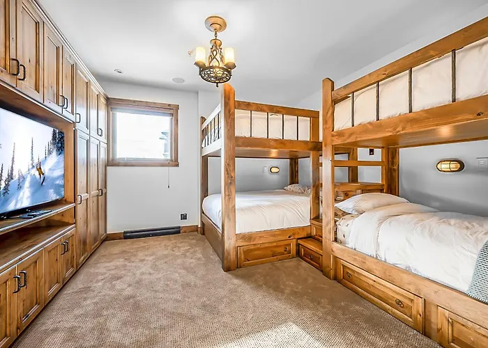 Inuksuk Lodge - 4800 Sq Ft Of Big White Excellence!