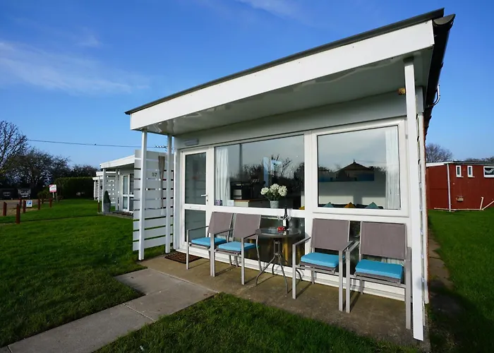 Sea Lavender Holiday Chalet, Close To Sandy Beach