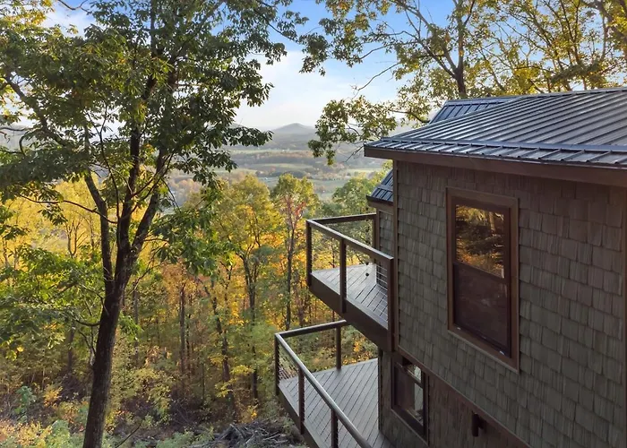 Cloudpointe Retreat Treehouse