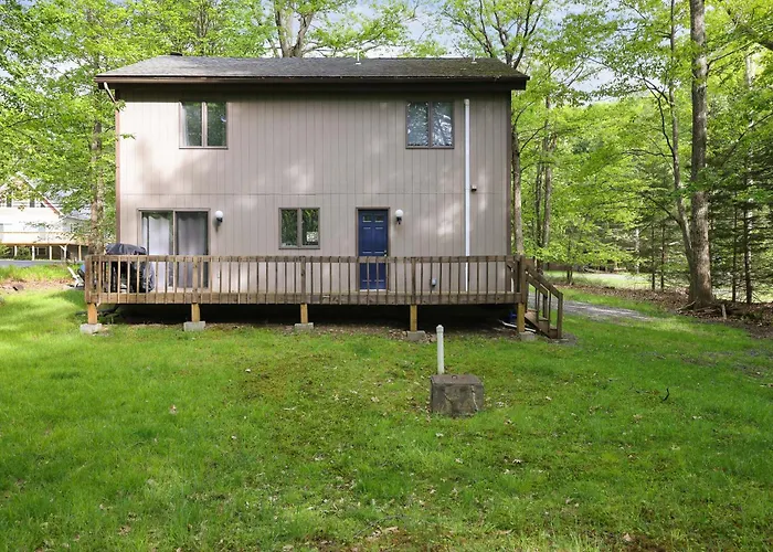 Dreamy Lake House - Fireplace, Firepit & Pet Friendly