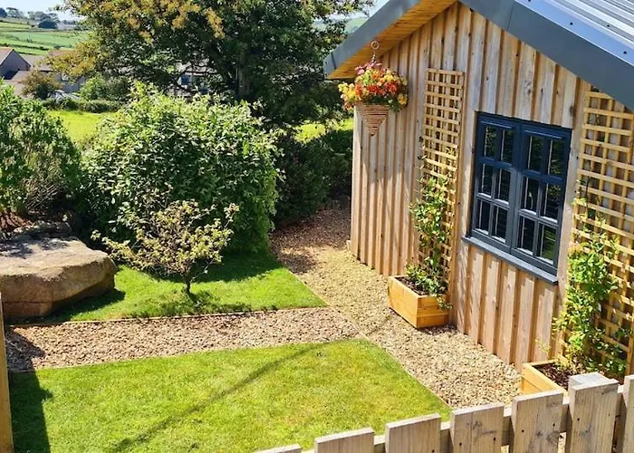 Honeysuckle Cabin