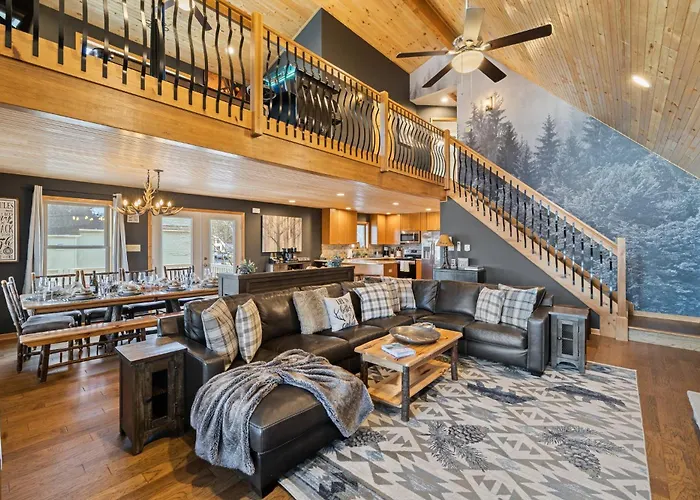 Lakefront Movie & Game Rooms Hot Tub Sauna Etc