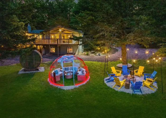 The Lazy Bear Cabin Dome Hot Tub Sauna & More