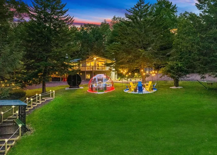 The Lazy Bear Cabin Dome Hot Tub Sauna & More