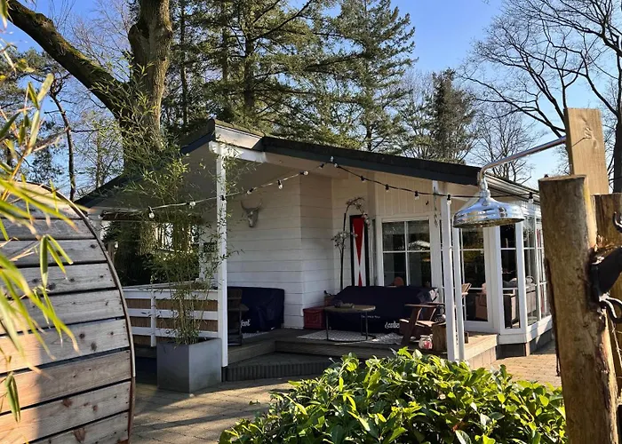 Boslodge Het Verwende Nest met privé Hottub
