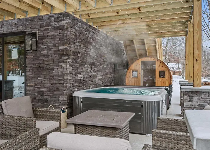 Luxury Getaway With Nature And Comfort